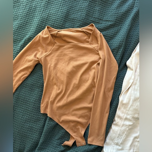 Shirt and body suit lot L and XL - Picture 2 of 16